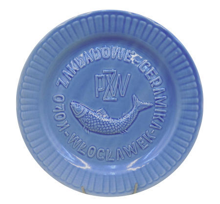 Pamiątkowy talerz z fajansu Włocławek z lat 70/80-tych. Projekt dla Polskiego Związku Wędkarskiego