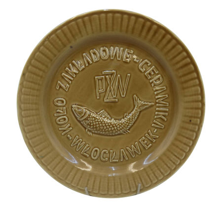 Pamiątkowy talerz z fajansu Włocławek z lat 70/80-tych. Projekt dla Polskiego Związku Wędkarskiego